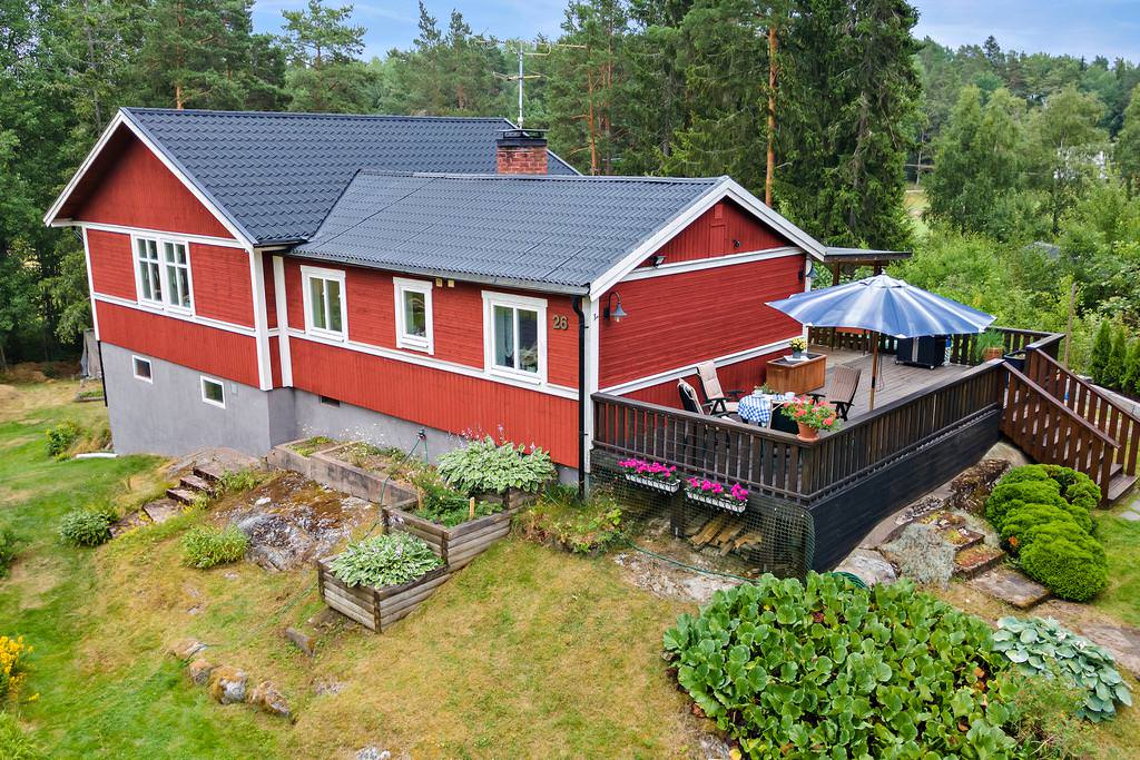 9. Anlagd husentre med oregelbunden skiffer